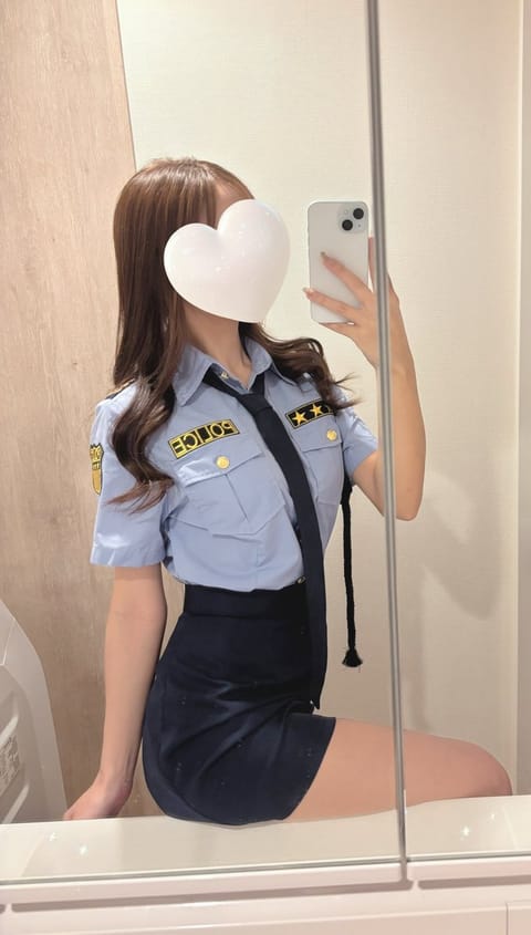 ミニスカポリス派？
それともチャイナ派？😉💋

どちらも見にきてくれたお客様がいて
感激でした😭🩵
