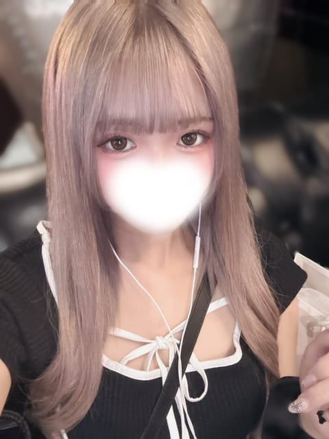 こんにちは！
今日と明日出勤になります🎀

本日は三島で3時まで受付してます💭
お待ちしてます〜♡