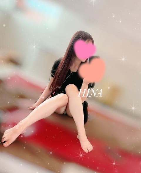 やっほー♡

（English OK）

おひなお店におります🐣🩵

事前予約もありがとう💖💖💖

受付　⏰10:00〜