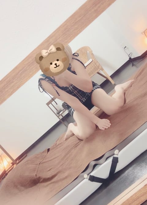 ヤニカスがお茶飲んで5分前に退出しようとしたから1回ソファに座らせた自分、ヤニカスがもしトムブラウンのみちおだったら私が