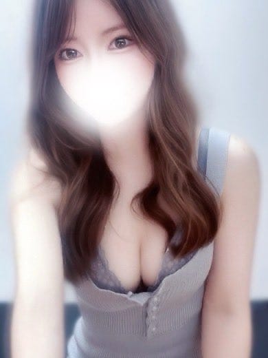 おはようございます！
本日出勤です☺️💗
今日はいつもより駅が混んでいてお盆休み最後で移動する人が多いのかな⋯？🤔

お