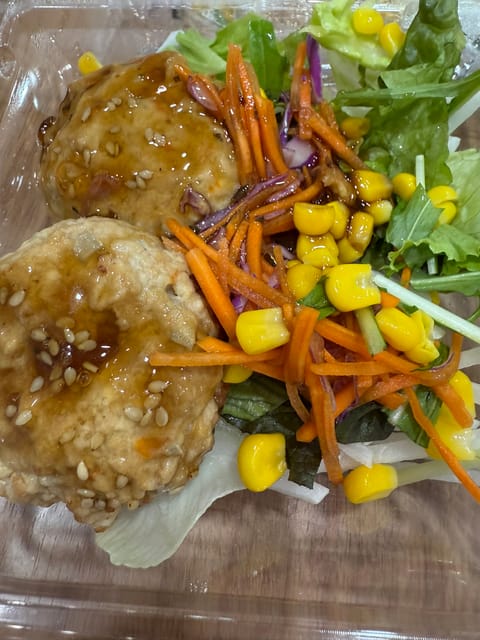 今日のマリア飯　ヘルシー♪
ファミマのサラダです！

今日来てくれたみなさま、ありがとうございます💓
なんだかとっても平