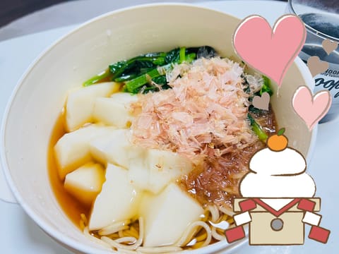 今日は鏡開きですね🧸🌷
年越しそばで残ってたお蕎麦と食べました☺️💖
普段あまりお餅食べないから新鮮でした🐰ྀི🌼