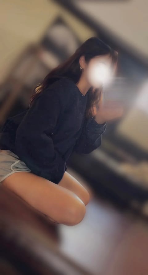 事前予約ありがとう〜🌸
楽しみましょ！暑さ吹き飛ばしましょ！

冷房ガンガンでスウェットとショーパン好き🫶
冷房ガンガン