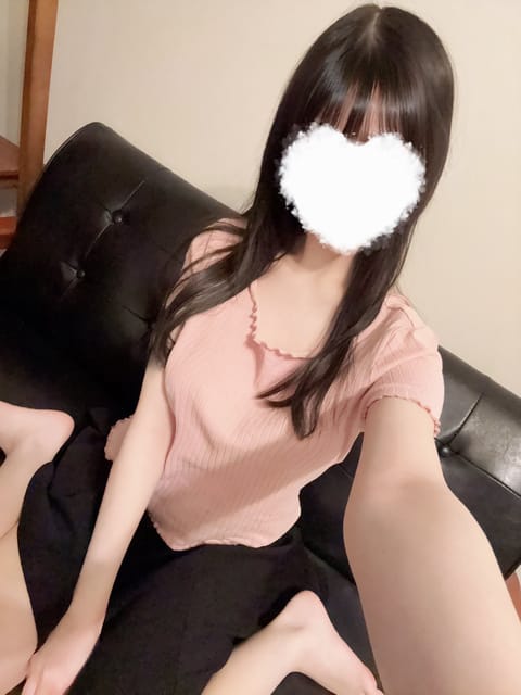 急遽お部屋が空いていたので出勤しました✨️

26時までですがよろしくお願いします💘

お兄さま…会えたらいいなと思いま