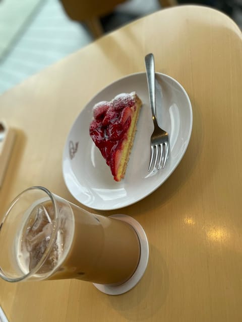 この間久しぶりにお母さんとスタバ行きました〜🥰

今日も明日もご予約お待ちしてます🫶💐