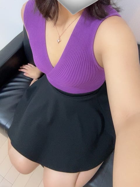 今日もお疲れ様です🩵

もう年末🥺💭
思い残した事はないですか？

たとえば、私に会いに来るとか🤭🩵🩵

23時まで居ま