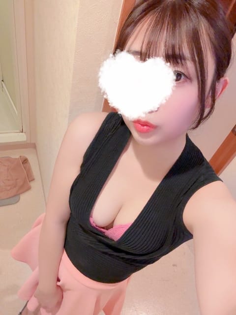 今日は渋谷ルームにいます☺️🧡

🕒13:00-20:00 

会いに来てくれると嬉しいな⸜🙌🏻⸝‍ ✨✨