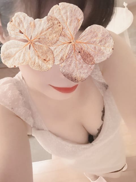 11月になりましたねー。年末がみえてきた(笑)
本日19〜24時で荻窪南口ルームに出勤です😊ご予約もありがとうございます