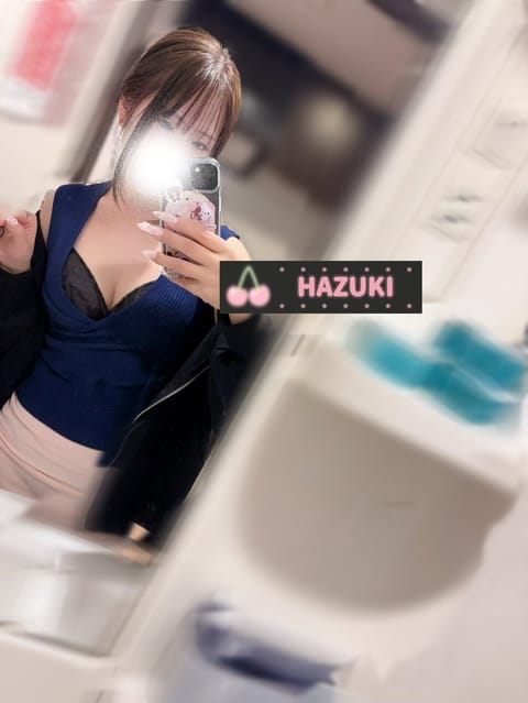 ┌・・・・・・・・・・・・・・┐
       
  ご予約🪽お待ちしております💖
  https://viaura-h