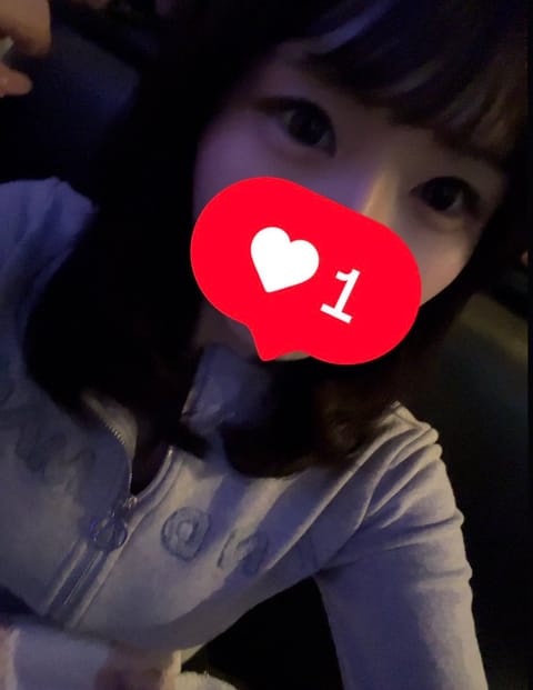 暗め写真📷
20:50-空きです！
ルームで待ってます☺️