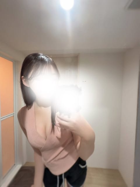 本日15:00-21:00出勤します🫧

お誘い待ってます😻😻