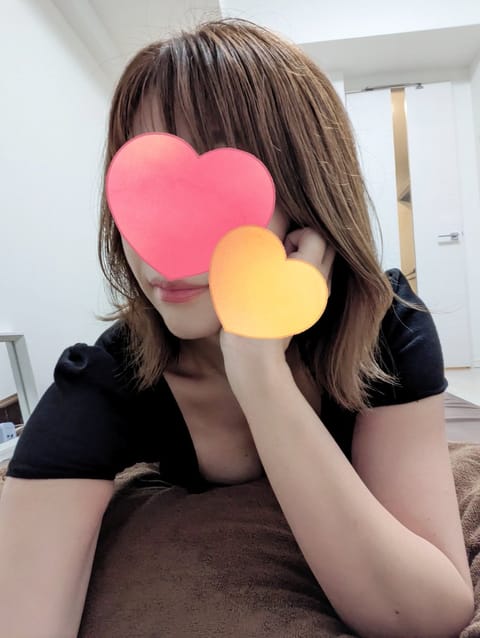 出勤しました😊
今週は今日だけの出勤になりますの😣
会いに来てくださる優しいお兄さんお待ちしてます🥰
仕事の合間に癒やし
