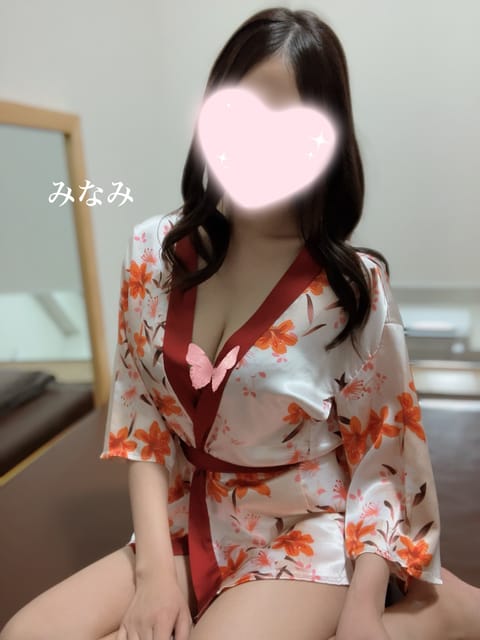 こんにちは〜！本日みなみ出勤日です🎀
3月18日(火)19時30分〜23時30分
🈵19時30分〜
🈳21時40分〜
先