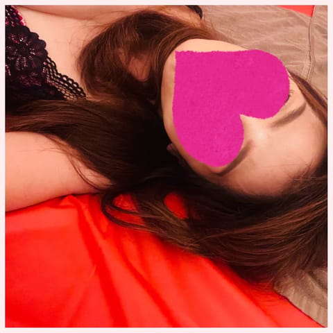 思わずスリスリ∩^ω^∩⭐️

大好きな朱赤😘のシーツに🎶
オーナーが変えて下さいました⭐️

大好きな❤️このシーツの