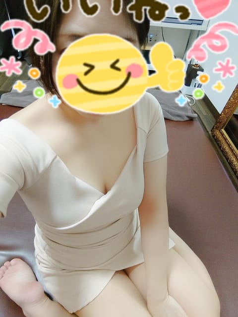 おはようございます😆❣️

本日10時~16時出勤しています🎶

今日も暑いですが、リラックスしに来てくださいね(​ *