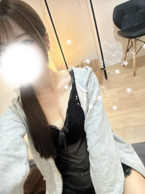 本日19時〜しゅっきん！✨️
もうすぐGWだ〜みなさまは何しますか🌷♡