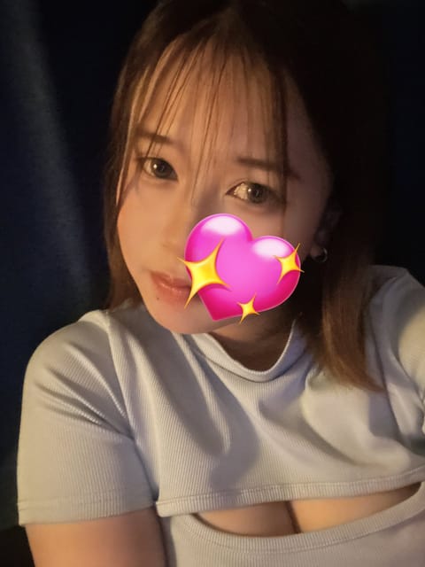 お部屋にいます♪

次のご案内は22時15分からになります！💕
お時間が合う方ぜひぜひ！
楽しみにお待ちしてます🥰

ご
