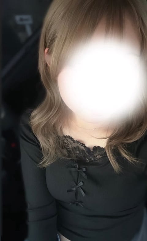 出勤しました🫶🏻💕

今日は寒いみたい(T ^ T)

本日は17時までいますっ❕
癒されにきてくれたらうれしいな🫧✨
