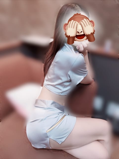 おしりと太ももを使ったマーメイド施術🧜‍♀️ご飯いつもいっぱい食べるよ🎶サイゼの最推しは辛味チキン🍗🍗
18時半-🈳