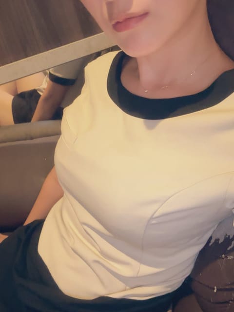 出勤しました〜😌
本日も17時までいます👑
ご予約お待ちしております🌱

🔗 headspa-tokyo.com
📱 0