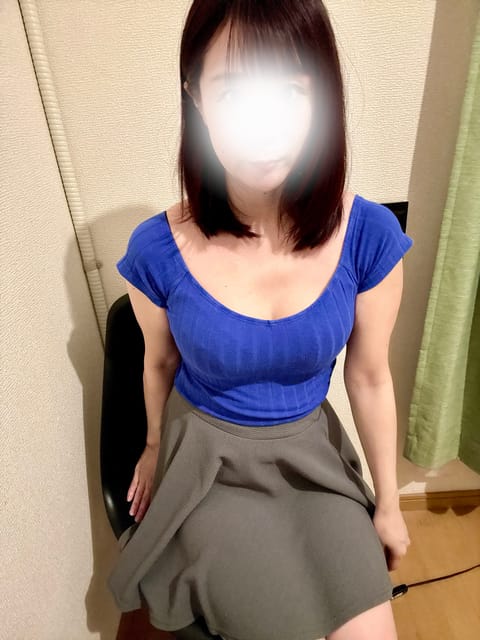 おはようございます。
夏日よりですね。
暑い日こそしっかりほぐして流しませんか？
お部屋涼しくしてお待ちしています。

