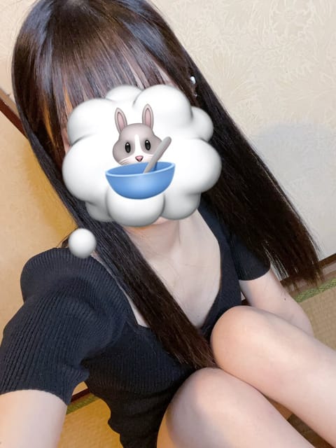 おはようございます！🌟

出勤しました🐰🤍

本日も11:00～19:00です🩵

11月のはじまりの日、るあに癒させて