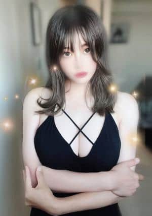 叶ゆりあ