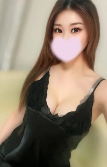 scrape_url:https://img.estama.jp/shop_data/00000031936/cast/sub/357x556/lk9yj_20251215035156.jpg?f=webp