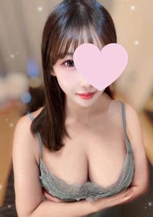 White（ホワイト）スパ セラピスト ひなの