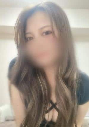 安堂ふみ