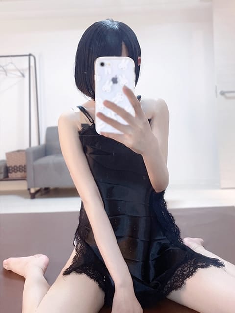 scrape_url:https://luxmoment.net/upload/cast/41_17463372725.jpg?1746337272
