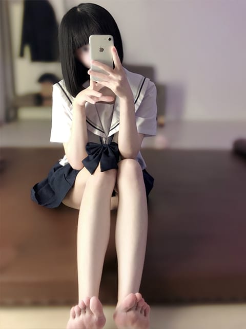 scrape_url:https://luxmoment.net/upload/cast/41_17463372722.jpg?1746337272