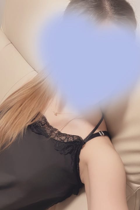 scrape_url:https://esthe-dulcis.com/images_staff/224/082011580084.jpeg