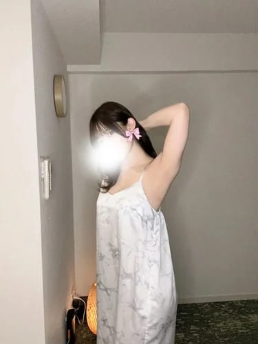 scrape_url:https://esthe-angeaile.com/images_staff/255/052122571016_1.jpg