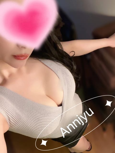 scrape_url:https://www.mensesthe-luxtime.jp/therapists/952/r03.jpg?0232