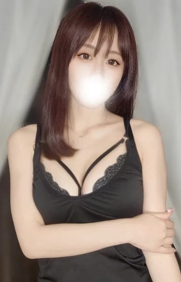scrape_url:https://img.estama.jp/shop_data/00000031936/cast/sub/357x556/8uh4w_20260704215522.jpg?f=webp