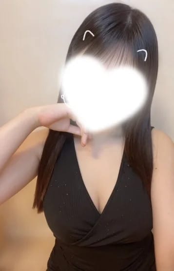 scrape_url:https://img.estama.jp/shop_data/00000045476/cast/sub/357x556/4i56h_20260413175332.jpg?f=webp