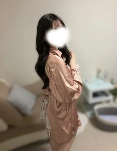 scrape_url:https://esthe-angeaile.com/images_staff/221/090221225685.jpg
