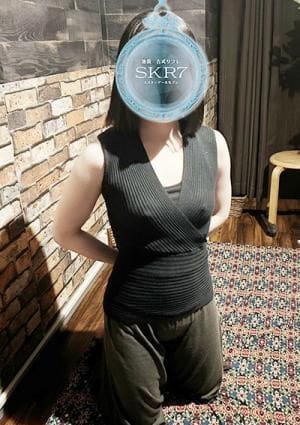 池袋古式リフレ SKR7（エスケーアールセブン） セラピスト えま