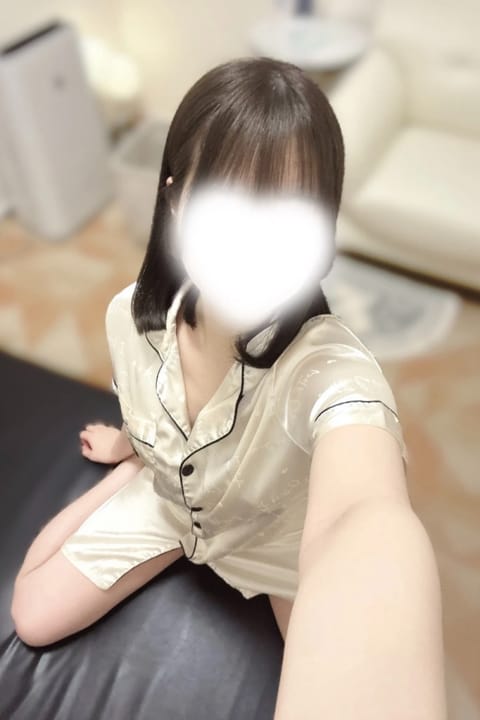 scrape_url:https://esthe-angeaile.com/images_staff/227/07231600275.JPG