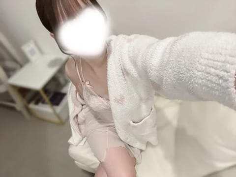 scrape_url:https://esthe-angeaile.com/images_staff/227/030220282485.jpeg