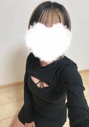 茜