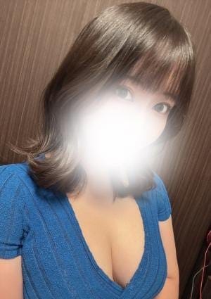 成美　ゆう