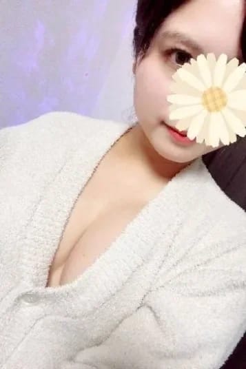 scrape_url:https://img.estama.jp/shop_data/00000040892/cast/sub/357x556/7s73t_20260718214440.jpg?f=webp