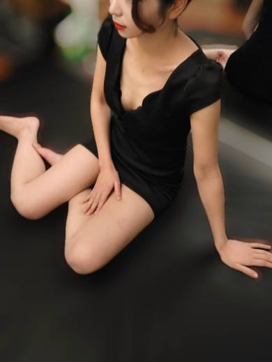 scrape_url:https://www.grandmrs.com/prof/52/02.jpg?t=1779932150