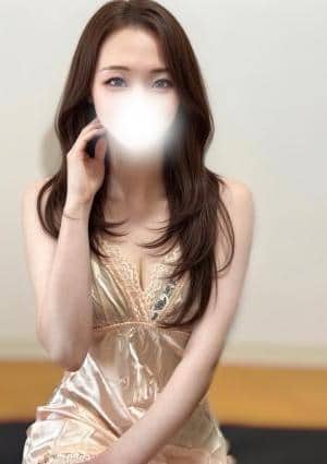 THREE（スリー）太田川ルーム セラピスト すず
