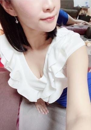 綾瀬　なな