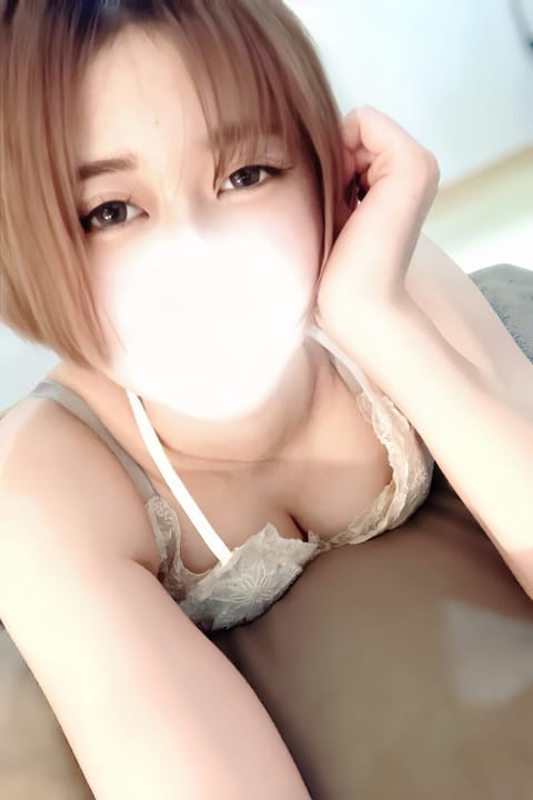 scrape_url:https://esthe-dulcis.com/images_staff/196/032012592427.jpeg