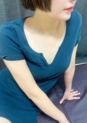白桃ひらり